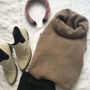 SAKS | Cashmere Beige Turtleneck Sweater Split Hem